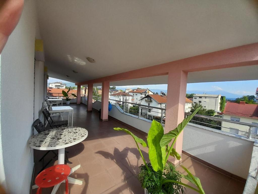 Vila Bolonja Struga Exteriör bild