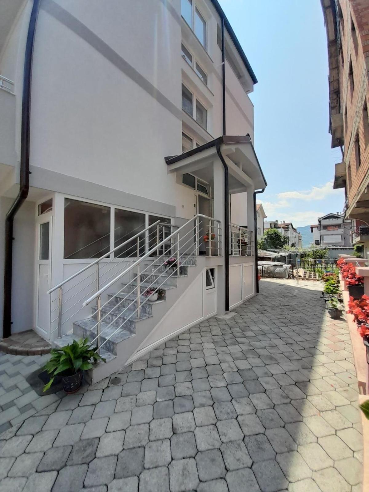 Vila Bolonja Struga Exteriör bild