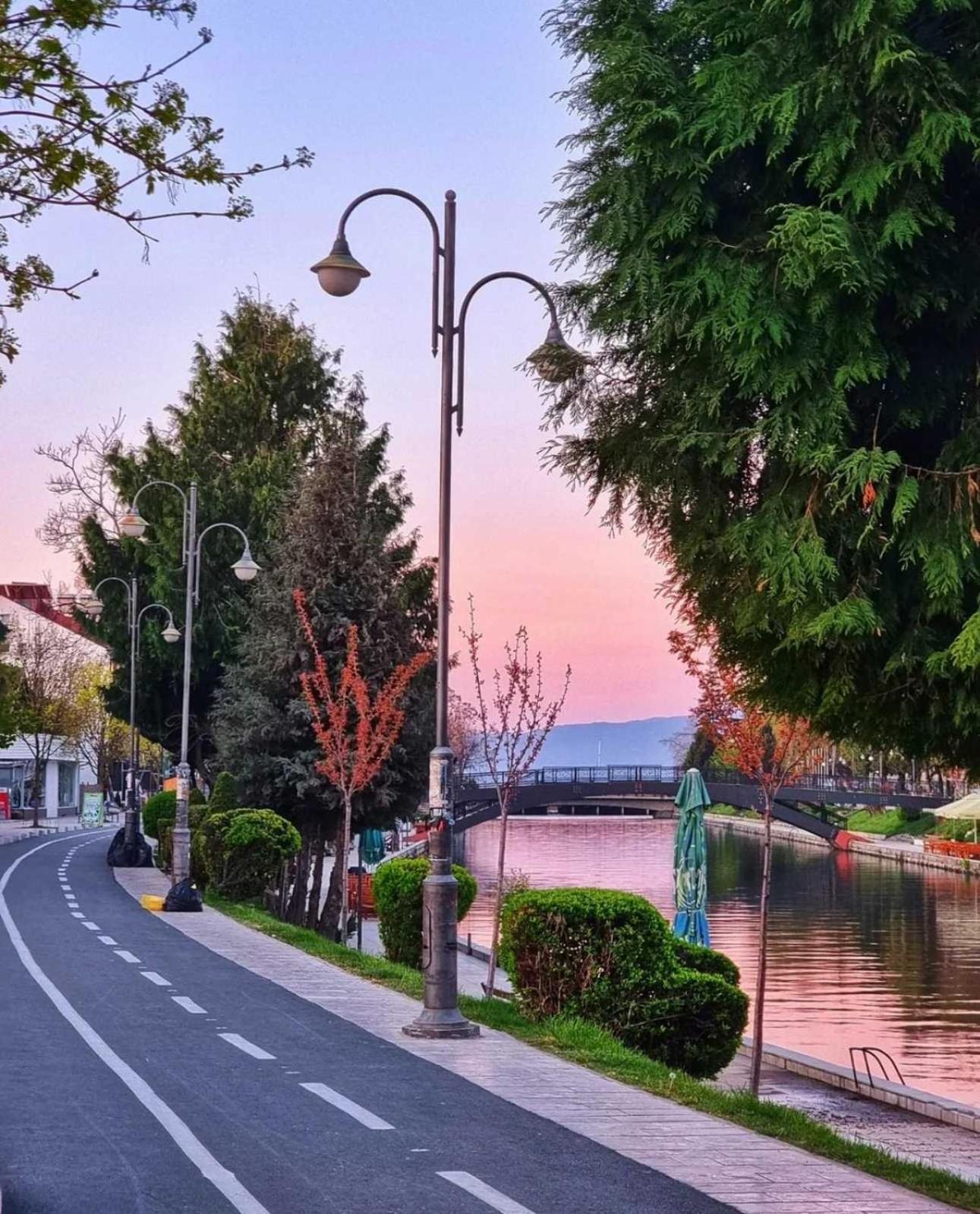 Vila Bolonja Struga Exteriör bild